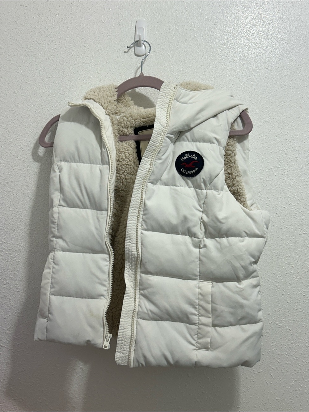 Hollister Off-White Quilted Sherpa-Lined Kids Vest